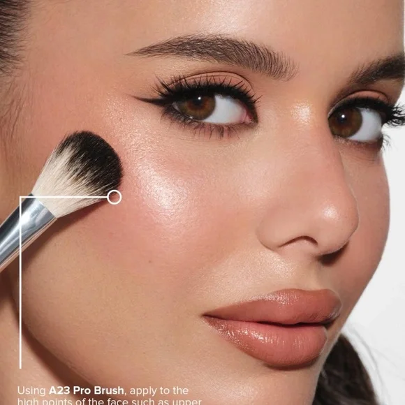 Glow Seeker Highlighter SUN IDOL NEW UNUSED BOXED - Picture 1 of 11